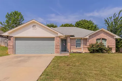 329 Clark Ave, Weatherford, TX 76085