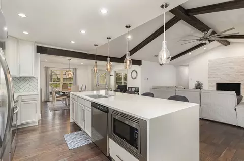 2714 Peach Tree Dr, Carrollton, TX 75006