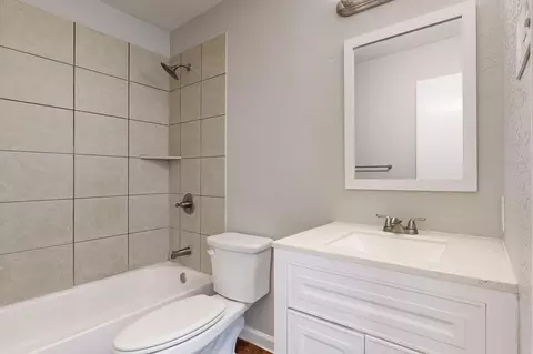 Bath - 1002 Planters Rd, Mesquite, TX 75149 photo 1 of 2