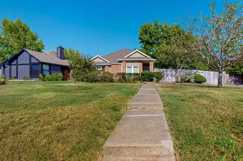 1002 Planters Rd, Mesquite, TX 75149