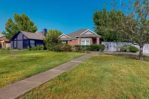 Exterior - 1002 Planters Rd, Mesquite, TX 75149 photo 1 of 4