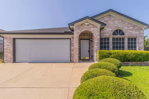 10261 Brea Canyon Rd, Fort Worth, TX 76108