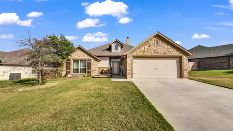 1825 Town Creek Cir, Weatherford, TX 76086
