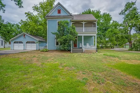 322 E Main St, Pilot Point, TX 76258