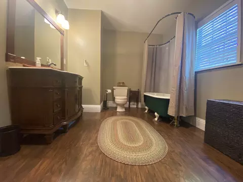 Bath - 322 E Main St, Pilot Point, TX 76258 photo 1 of 3