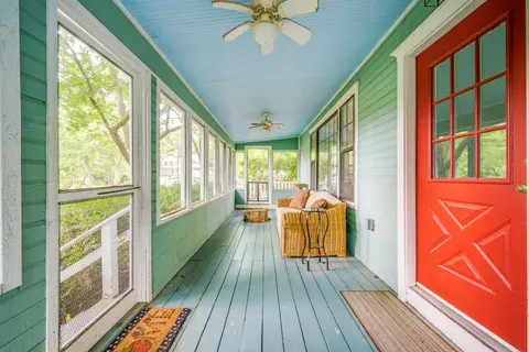 Exterior - 322 E Main St, Pilot Point, TX 76258 photo 4 of 7