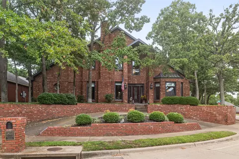 3802 Hillside Trl, Grapevine, TX 76051