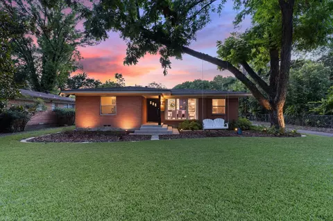 10215 Gateway Ln, Dallas, TX 75218