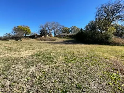 8 W Arapaho Trl, Sherman, TX 75092
