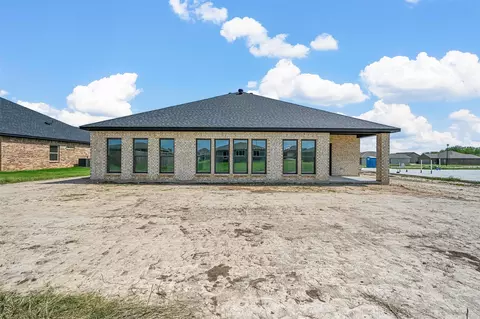 2218 Samuel St, Mabank, TX 75147 photo 4