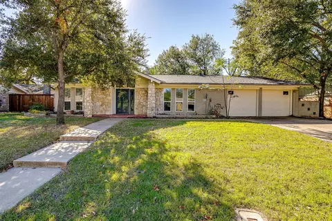 405 Brookview Dr, Hurst, TX 76054