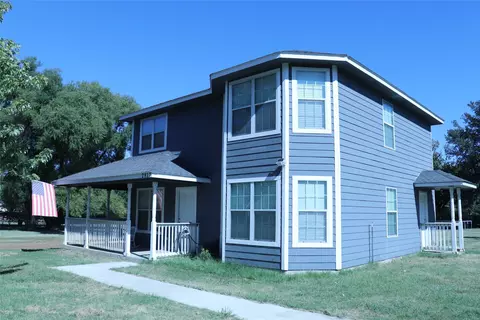 2817 Brookhollow Dr, Burleson, TX 76028