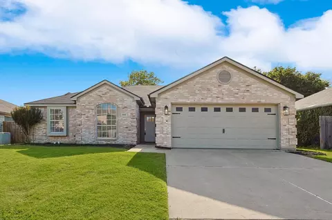8009 Jolie Dr, Fort Worth, TX 76137