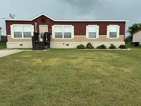 1410 Smooth Stone Dr, Cleburne, TX 76033