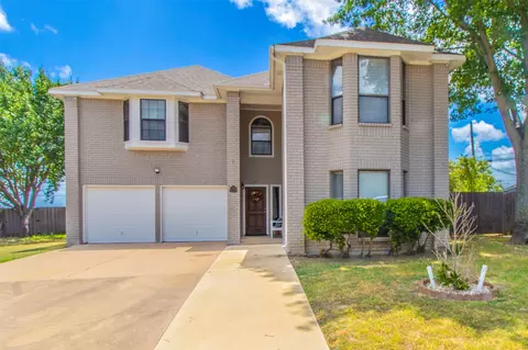 927 Sharp Dr, Cedar Hill, TX 75104