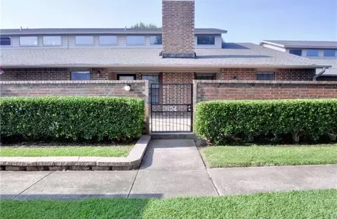 1124 Quail Creek St, Benbrook, TX 76126