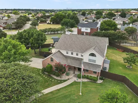 209 Dominion Ct, Saginaw, TX 76179