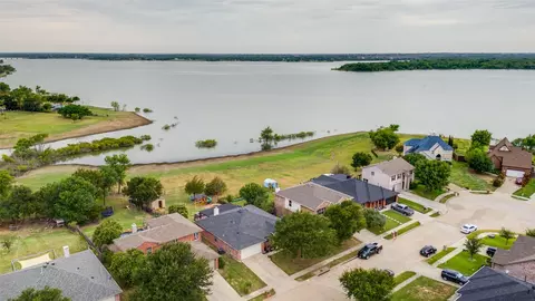 512 Longshore Dr, Little Elm, TX 75068