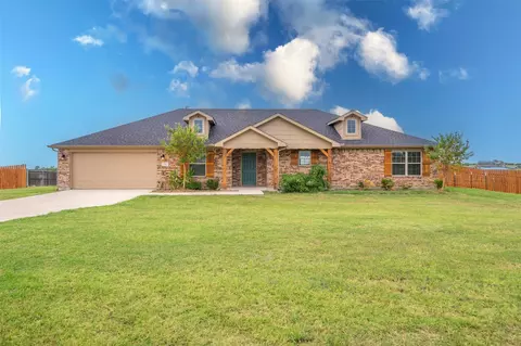 182 Live Oak Ln, Decatur, TX 76234