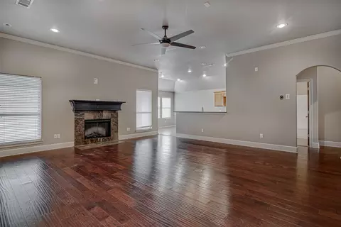 316 Colorado Dr, Burleson, TX 76028
