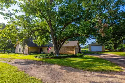622 E San Antonio St, Alto, TX 75925