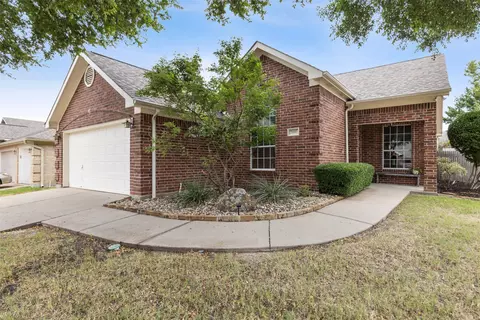 7041 Lomo Alto Dr, Fort Worth, TX 76132