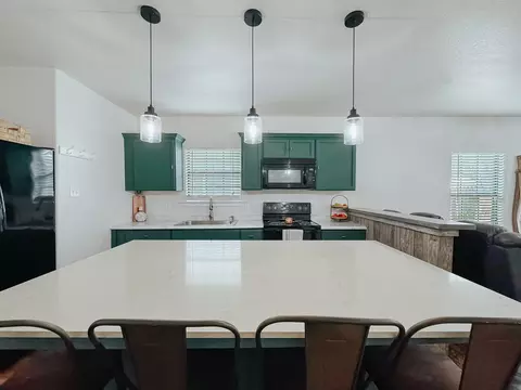 401 Huron St, Cleburne, TX 76031 photo 9
