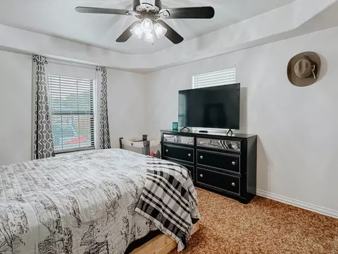 401 Huron St, Cleburne, TX 76031 photo 12