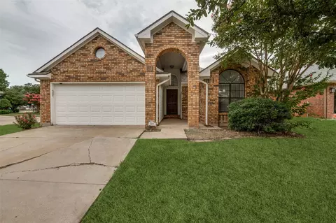 100 White Sands Trl, Irving, TX 75063