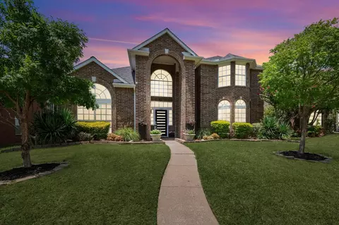 2809 Panorama Dr, Carrollton, TX 75007