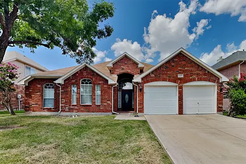 325 Jennifer Ln, Arlington, TX 76002