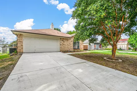 1211 Smith Dr, Cedar Hill, TX 75104