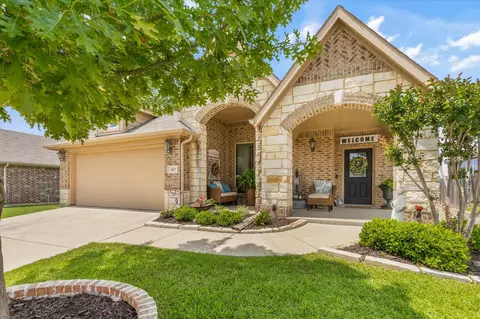 402 Limestone Dr, Alvarado, TX 76009