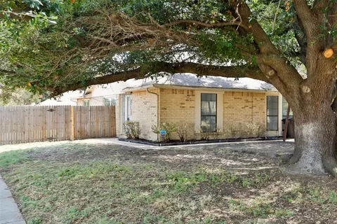 9901 Plainfield Dr, Fort Worth, TX 76108
