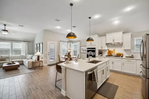 821 Crest Breeze Dr, Haslet, TX 76052
