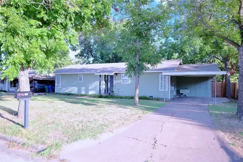 1314 Corto St, Graham, TX 76450