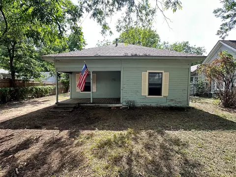 205 N Wood St, Cleburne, TX 76033