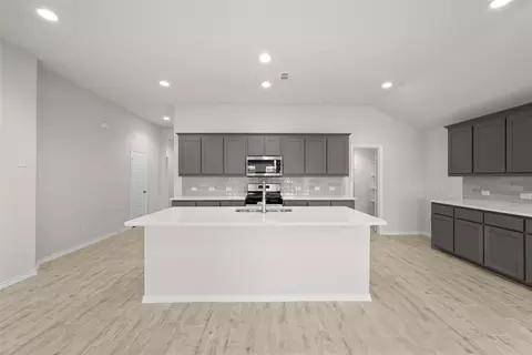 Kitchen - 1915 Chippewa Dr, Cleburne, TX 76036 photo 1 of 3