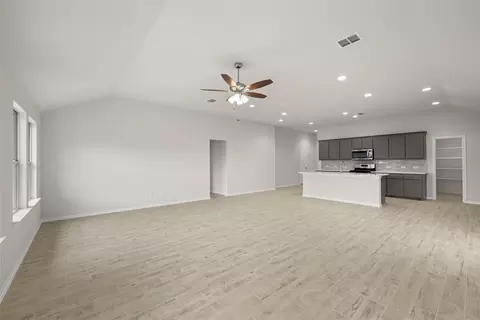Living - 1915 Chippewa Dr, Cleburne, TX 76036 photo 3 of 3