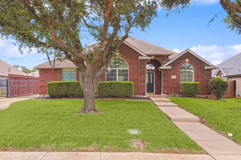 1453 Berne Ln, Lewisville, TX 75067