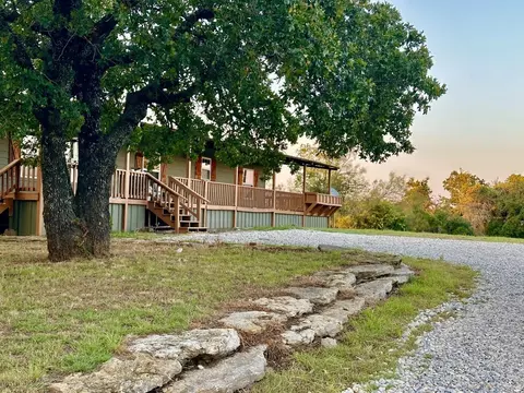 1111 Sandy Ln, Weatherford, TX 76088