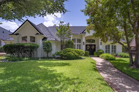4904 High Creek Dr, Arlington, TX 76017