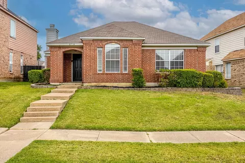 874 San Jacinto Dr, Grand Prairie, TX 75052