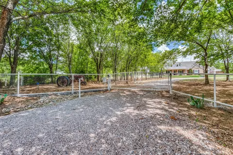633 Mcconnell Rd, Gunter, TX 75058