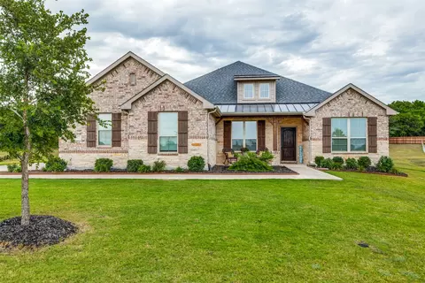 207 Homestead Ct, Van Alstyne, TX 75495
