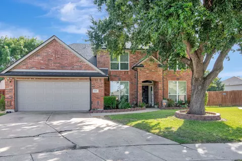 2200 Herrington Ct, Arlington, TX 76018