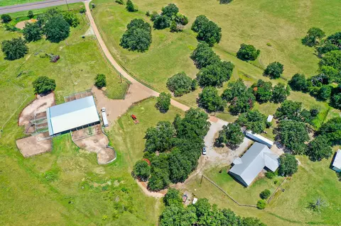 706 Us Hwy 84 W, Teague, TX 75860
