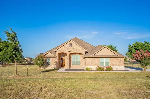7904 Grassland Dr, Godley, TX 76044