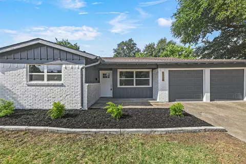 6804 Martha Ln, Fort Worth, TX 76112