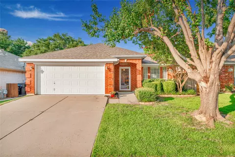 6840 Beverly Glen Dr, Fort Worth, TX 76132